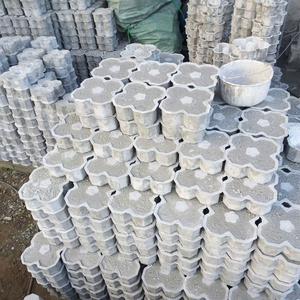 Moule en plastique PP directement de l'usine pour pavés préfabriqués en forme de fleurs et d'herbes - Product Image 2