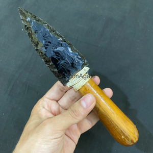 Daga decorativa de obsidiana negra con mango de madera natural |   Colección de Cristales Hechos a Mano para Exhibición - Product Image 2