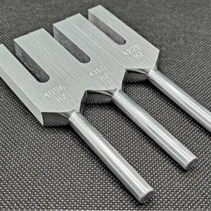Ensemble de diapasons en cristal Angel Tuning Fork Set 4096Hz 4160Hz 4225Hz avec mallette en bois et pochette en velours. - Product Image 1