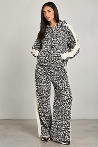 Sweat à capuche zippé pour femme, imprimé léopard blanc et noir, en polaire premium, streetwear décontracté, tissu doux, sweat à capuche personnalisé, saison hiver pour femme - Product Image 5
