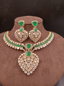 Juego de Collar y Aretes para Mujer Amaira Jewels, Chapado en Oro, Diseño Floral Clásico con Doble Verdezón, Joyería para Boda SM-654 - Product Image 3