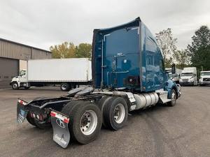 Camión Tractor 6x4 con Volante a la Izquierda, Motor Diésel de Alta Resistencia para Transporte Logístico Internacional de Carga LHD - Product Image 6