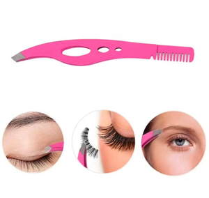Pince à épiler sourcils incurvée jaune avec logo personnalisé Kaamir Instruments, embout peigne 2-en-1 en acier inoxydable, luxe, légère, pour sourcils parfaitement définis - Product Image 4