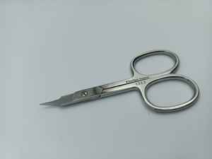 Tijeras para Cutículas de Primera Calidad, Multiusos, de Acero Inoxidable con Hojas Curvas - Tijeras de Manicura para Uñas, Cejas y Pestañas - Product Image 2