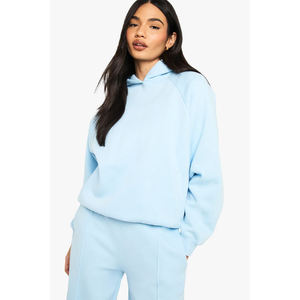 Conjunto de dos piezas de terciopelo con capucha y pedrería premium, personalizado para mujer, estilo oversized. - Product Image 5