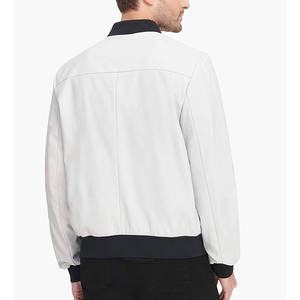 ซัพพลายเออร์เสื้อผ้าสตรีทแวร์สั่งซื้อจำนวนน้อย เสื้อแจ็คเก็ตกันลมน้ำหนักเบาแบบเรียบง่ายสำหรับผู้ชาย เสื้อโค้ทบอมเบอร์สไตล์นักบิน - Product Image 3