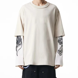 เสื้อยืดแขนสองชั้นทรงโอเวอร์ไซส์สำหรับผู้ชาย พิมพ์ลายมังกร แต่งขอบตัดกัน คอกลม สไตล์สตรีท ผลิตจากผ้าเจอร์ซีย์คอตตอน 100% - Product Image 1