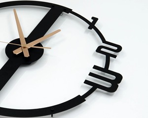 Horloge murale moderne finition noire, idéale pour les espaces de vie et les chambres, parfaite pour la gestion du temps quotidienne et la décoration murale. - Product Image 6