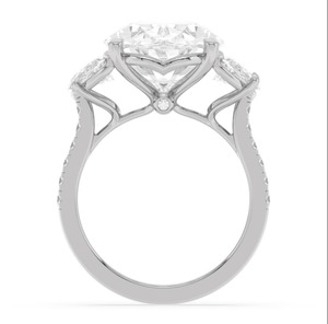 Anillo de compromiso de tres piedras con diamante cultivado en laboratorio de corte ovalado de 11.35 CTW y laterales de media luna en oro rosa de 10K - Product Image 4