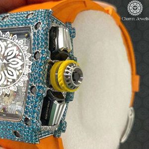 Montre de luxe Charm_Jewells en acier inoxydable, cadran analogique, verre saphir, lunette sertie de pierres bleues, bracelet en silicone orange, unisexe - Product Image 4