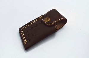 Cuchillo Plegable de Acero de Damasco de Grado Industrial Hecho a Mano con Mango de Madera y Funda de Cuero para Acampar al Aire Libre - Product Image 4