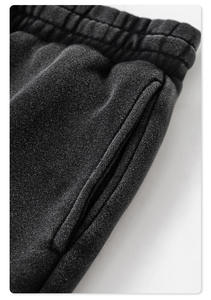 Pantalones Deportivos Negros para Hombre Essentials, Cintura Elástica con Cordón, Cierre con Cordón, Estilo Casual, Logotipo en la Pierna Derecha, Algodón de Peso Medio, para Otoño - Product Image 2