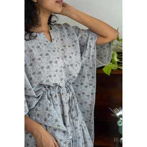 ชุดนอนสตรีแบบสบาย ๆ ลายฟลามิงโก้ - Product Image 2