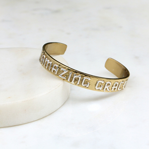 Bracelet manchette en laiton « Amazing Grace » – Bijou chrétien artisanal réglable – Cadeau religieux inspirant pour femmes - Product Image 2