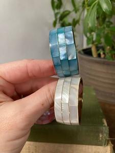 Anillo para servilletas hecho a mano en India con incrustaciones de nácar, decoración de mesa de lujo, moderno y elegante. - Product Image 2