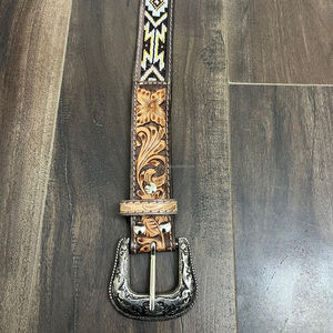 Cinturones de cuero mecanizados a mano personalizados profesionales de marca superior para cinturón de cuero de vaca genuino de diseño Floral y con cuentas de Alta Calidad Unisex - Product Image 5