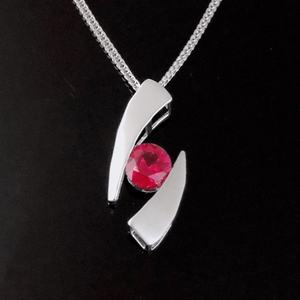 Collier Swift Design en argent sterling avec pendentif rubis rouge, pierre de naissance de juillet, cadeau pour femme pour un anniversaire de mariage - Product Image 6