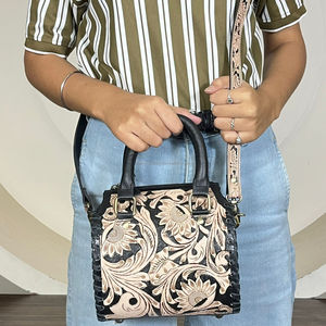 Bolso de Lujo Personalizado al por Mayor, Estilo Occidental, con Diseño Floral, Hecho a Mano en Cuero Vacuno Genuino, Bolso Bandolera de Diseño para Mujer, Ideal para Viajes - Product Image 4