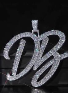 Colgante de Letra de Moissanita Helada, Plata de Ley 925 Bañada en Rodio, Inicial Cursiva, Corte Brillante, Estilo Hip Hop para Fiesta - Product Image 2