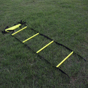 Escalera tubular de agilidad amarilla de 18 pulgadas de ancho para entrenamiento de fútbol hecha de correas de nailon duraderas y peldaños redondos de PP - Product Image 1