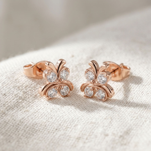 Boucles d'oreilles clous en or rose avec diamant de laboratoire certifié IGI, taille brillant rond, serti griffe, cadeau de fiançailles et de mariage, bijoux - Product Image 3