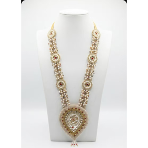 Guirnalda de Perlas Hecha a Mano con Colgante de Piedra, Decoración para Bodas y Pooja - Product Image 2