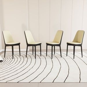 Set di 4 Sedie da Pranzo in Stile Moderno con Tessuto in Pelle PU di Alta Qualità e Cuscini Spessi e Morbidi, Gambe in Metallo Nero - Product Image 5