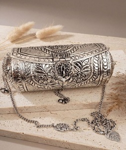Bolso de mano para boda, chapado en oro, hecho a mano, redondo, tallado, artesanía Tayyab, F S International, de Uttar Pradesh - Product Image 3