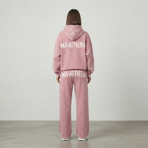 Ensemble survêtement femme en molleton de coton rose délavé, comprenant un sweat à capuche oversize et un pantalon de survêtement à jambes larges, avec ceinture brodée vintage personnalisée, OEM ODM - Product Image 2