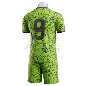 ชุดกีฬาฟุตบอลสำหรับฝึกซ้อม คลับสปอร์ตแวร์ พิมพ์ลายเสื้อและกางเกงขาสั้น ไซส์ใหญ่สำหรับผู้ใหญ่ ระบายอากาศได้ดี ซับเหงื่อ เหมาะสำหรับการฝึกซ้อม MOQ ต่ำ - Product Image 3