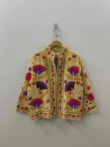 Chaqueta corta de invierno Boho Chic hecha a mano tela de terciopelo de lujo con patrón de Suzani bordado único - Product Image 4