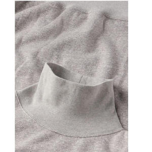 Sweat-shirt gris à col montant large, manches longues et devant uni, avec poignets à revers, idéal pour les tenues de tous les jours - Product Image 6