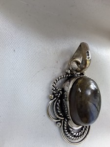 Pendentif vintage en argent sterling et labradorite, bijou artisanal en pierre précieuse, design élégant pour femme, vente en gros, export - Product Image 2