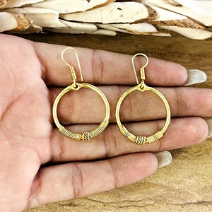 Pendientes Colgantes Circulares Boho de Alambre Enrollado, Minimalistas con Gotas de Latón, Chapados en Oro de 18k, Redondos, Étnicos, para Mujer, Venta al por Mayor, OEM - Product Image 2