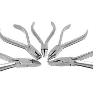 Espéculos de Diagnóstico Premium Curvos de 14 cm, Juego de Instrumentos de Acero con Punta Serrada en Ángulo de 40 Grados, Reutilizables, de Blush Surgical - Product Image 2