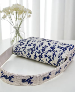 Pochette bleue à fleurs et perles : Sac de vacances brodé floral par Whimsy Art Craft - Product Image 1
