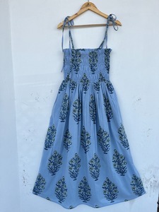 Vestido Maxi de Algodón Azul Claro para Mujer, Estampado Floral, Top Fruncido, Tirantes Ajustables, Venta al Por Mayor - Product Image 1