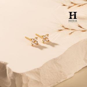 Pendientes de Lujo con Cuatro Piedras en Forma de Flor, Elegantes Pendientes Florales de Diamantes en Oro de 14K, Joyería Fina Minimalista y Elegante para - Product Image 4