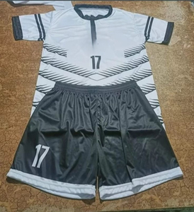 ชุดเสื้อฟุตบอล OEM แบบกำหนดเอง ลายไล่เฉดสี ระบายอากาศได้ดี คอวี แขนสั้น เอวยางยืด สำหรับผู้ใหญ่ทุกเพศ ทุกฤดูกาล - Product Image 4