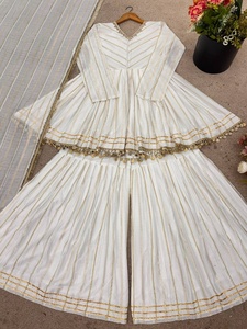 Elegante Conjunto Étnico Indio de Última Moda para Mujer, Traje de Boda Mal Chanderi Listo para Usar, Kurta Sharara Dupatta de Diseñador - Product Image 4