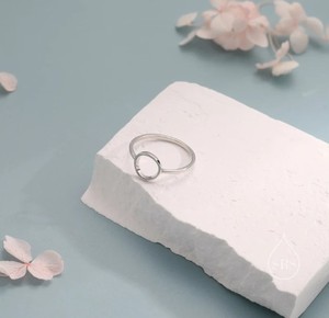 แหวนวงกลมเปิดทำจากเงินสเตอร์ลิง แหวนมินิมอลทรงเรขาคณิต แหวนวงกลมสีเงิน แหวนเงินแท้ - Product Image 5