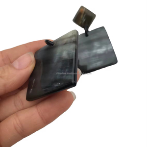 ต่างหูไข่มุกและเพชรแบบโมเดิร์นทำด้วยมือพร้อมแตรควายธรรมชาติปรับขนาดได้สำหรับเด็กผู้หญิง - Product Image 1