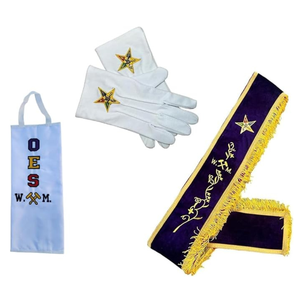 Conjunto Formal de Banderín Masónico de Terciopelo con Flecos Dorados, Guantes Bordados y Estuche Suave para Ceremonia Navideña - Product Image 1