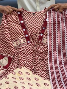 Conjunto de Kurta Anarkali de 3 Piezas para Mujer, Estampado Floral, Algodón Oxford, Cuello en V, Manga Tres Cuartos, Elástico, Ropa Formal para Fiesta - Product Image 3