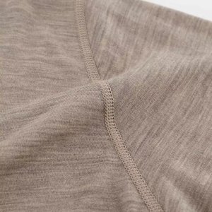 เสื้อยืดผู้ชายผ้าฝ้าย 100% น้ำหนักเบา สวมใส่สบาย ทรงคลาสสิก สไตล์ลำลอง พร้อมโลโก้สั่งทำ แขนสั้น ผ้า 220 กรัม - Product Image 5