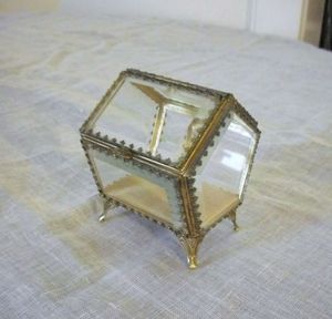 Cajas de Almacenamiento de Vidrio Biselado con Forma de Cabaña, Personalizadas y Vintage, con Marco de Latón para Organizadores de Joyas - Product Image 1