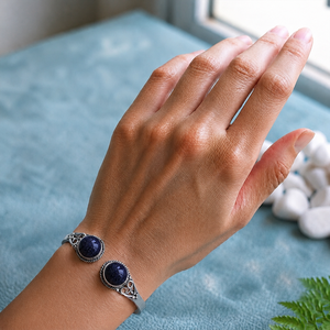 กำไลข้อมือทองเหลืองหินทรายสีน้ำเงินจาก Jewelry Town Artisan ชุบทอง/เงิน  แบบสั่งทำพิเศษ  ตกแต่งขอบแบบ Bezel Setting  สำหรับทุกเพศ สไตล์คลาสสิกโบฮีเมียน - Product Image 4