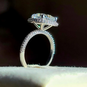Bague de cocktail de luxe en or jaune 14 carats plaqué rhodium, 4 carats, avec diamant de laboratoire taille coussin E VVS2, certifiée IGI, pour fiançailles et anniversaire - Product Image 1