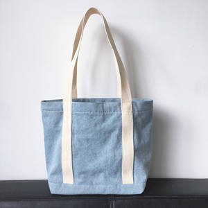 Sac fourre-tout en toile extra large personnalisé avec logo et motif lettres, robuste et réutilisable pour les courses, avec poignée d'épaule - Product Image 3