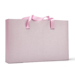Caja de Cartón Rosa Ecológica Personalizada EcoRev ECO21 con Asa de Cinta, Logotipo de Alta Calidad, Laminación Mate y Grabado en Relieve - Product Image 4
